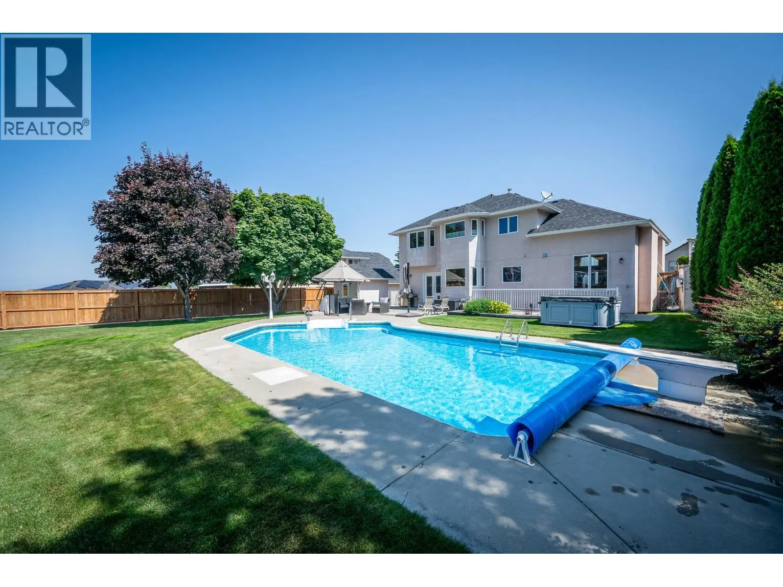 975 Regent Crescent