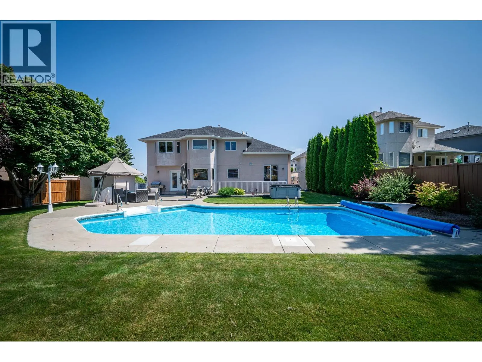 975 Regent Crescent