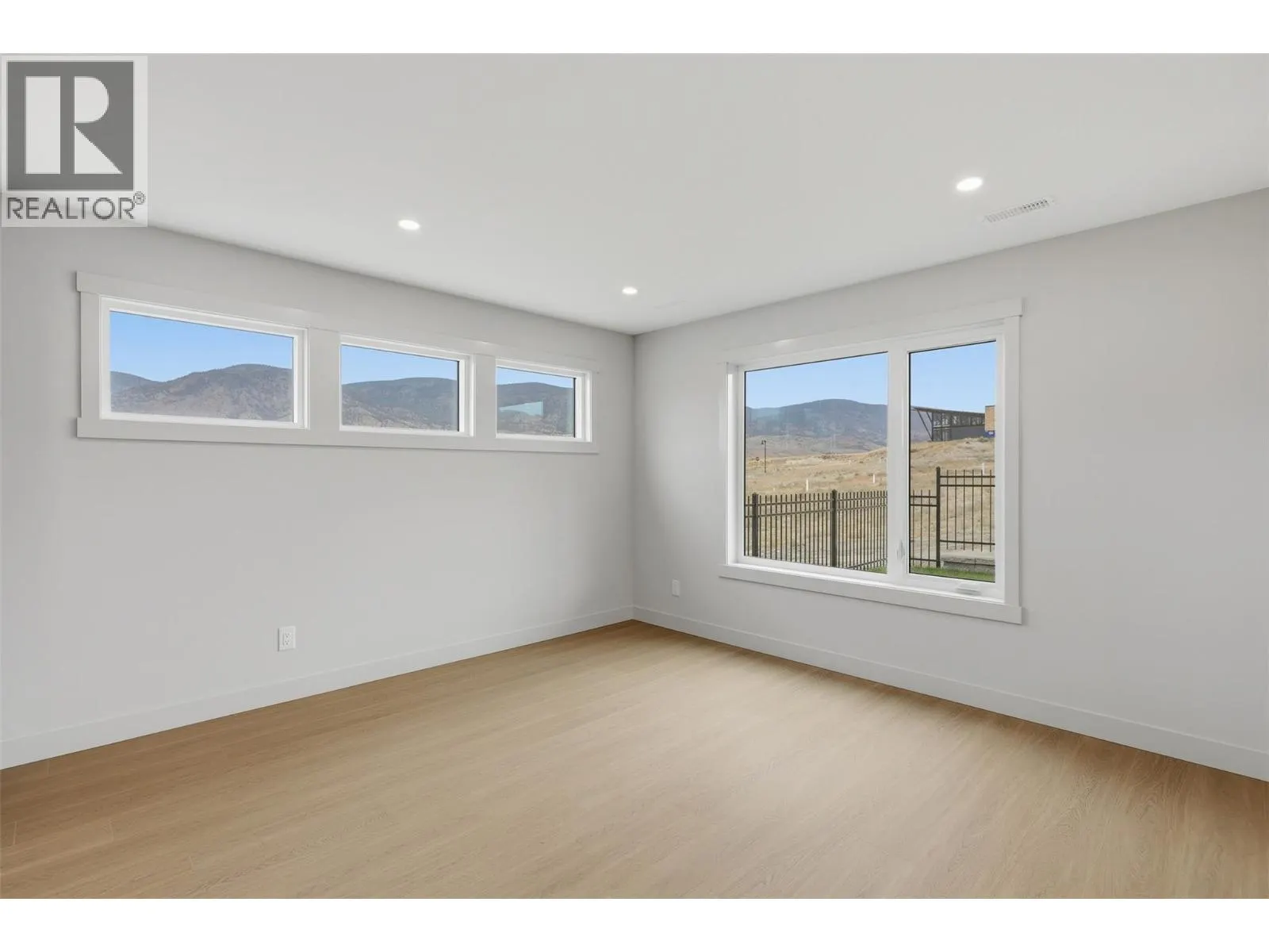 38 RUE CHEVAL NOIR Unit# 411