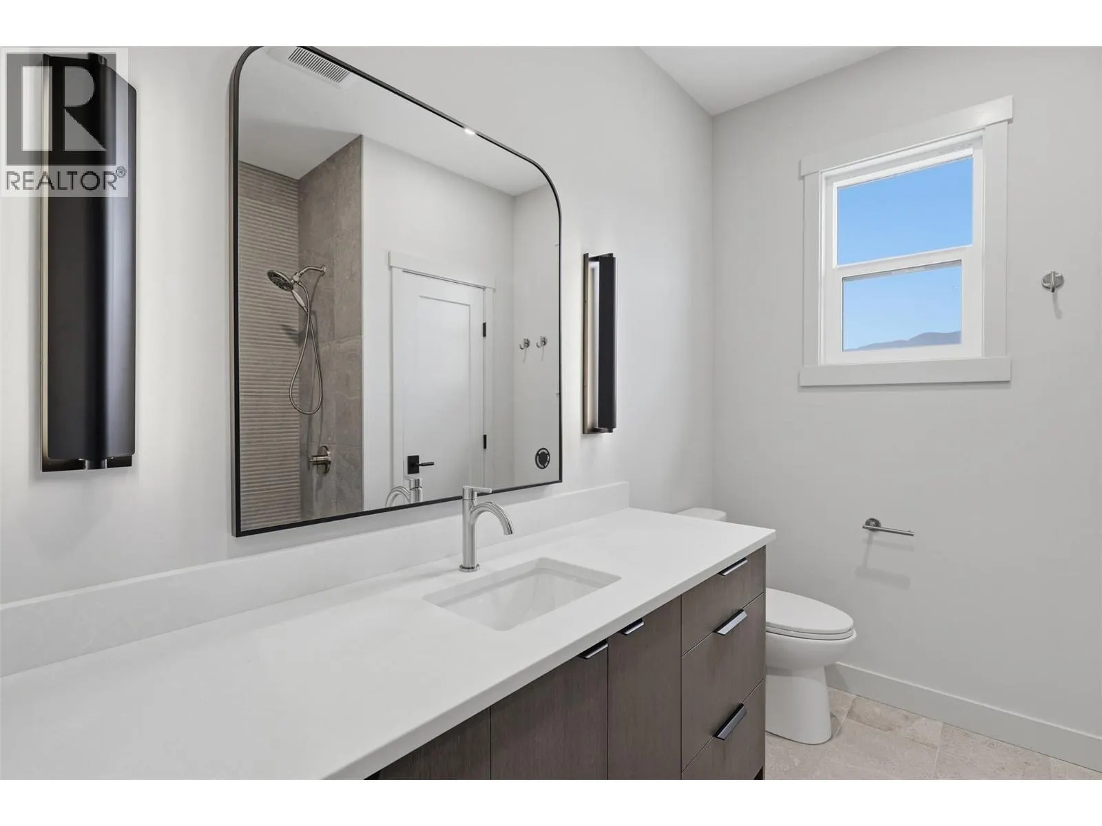 38 RUE CHEVAL NOIR Unit# 411