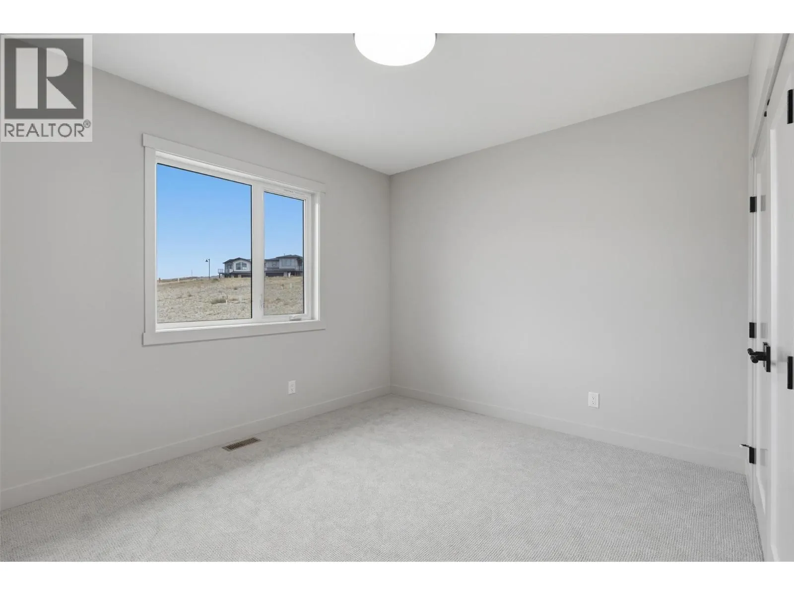 38 RUE CHEVAL NOIR Unit# 411