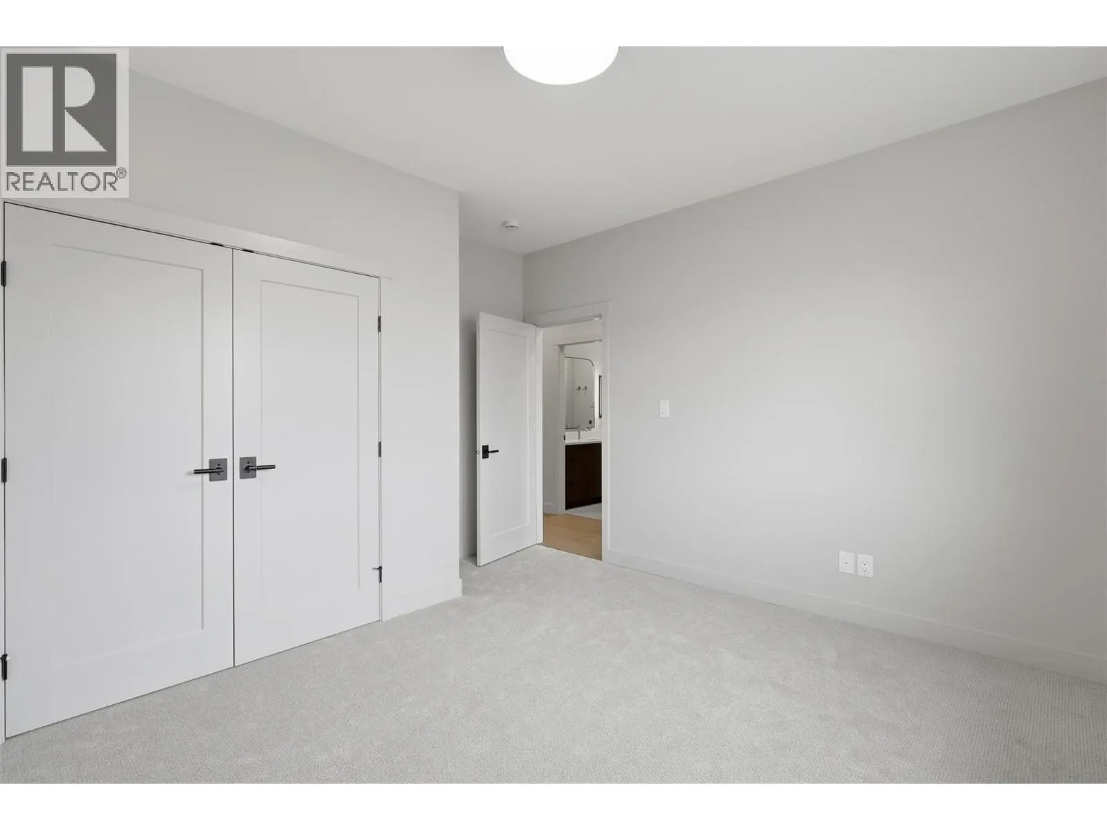 38 RUE CHEVAL NOIR Unit# 411