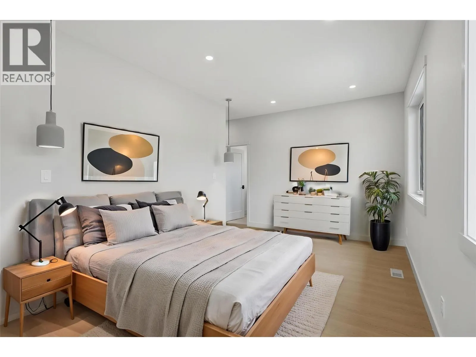 38 RUE CHEVAL NOIR Unit# 411