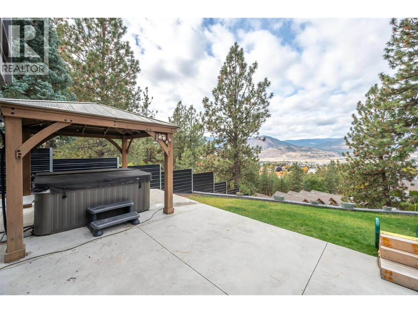 138 Evergreen Crescent