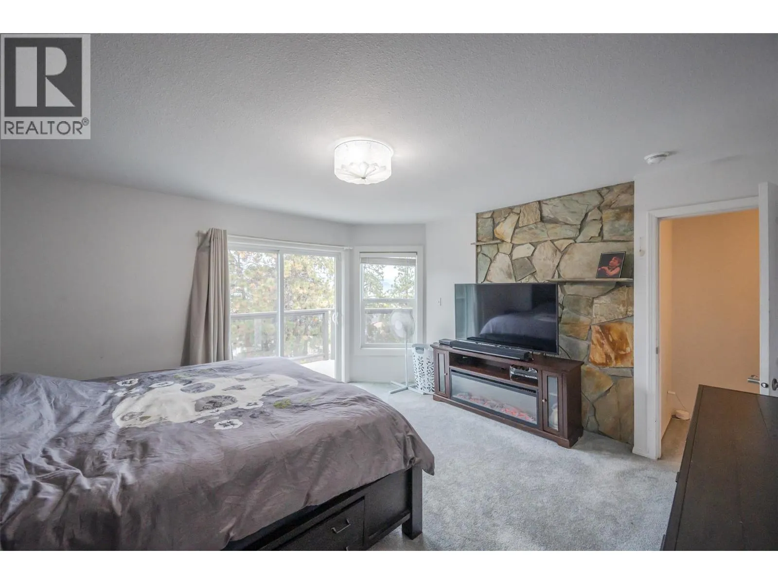 138 Evergreen Crescent
