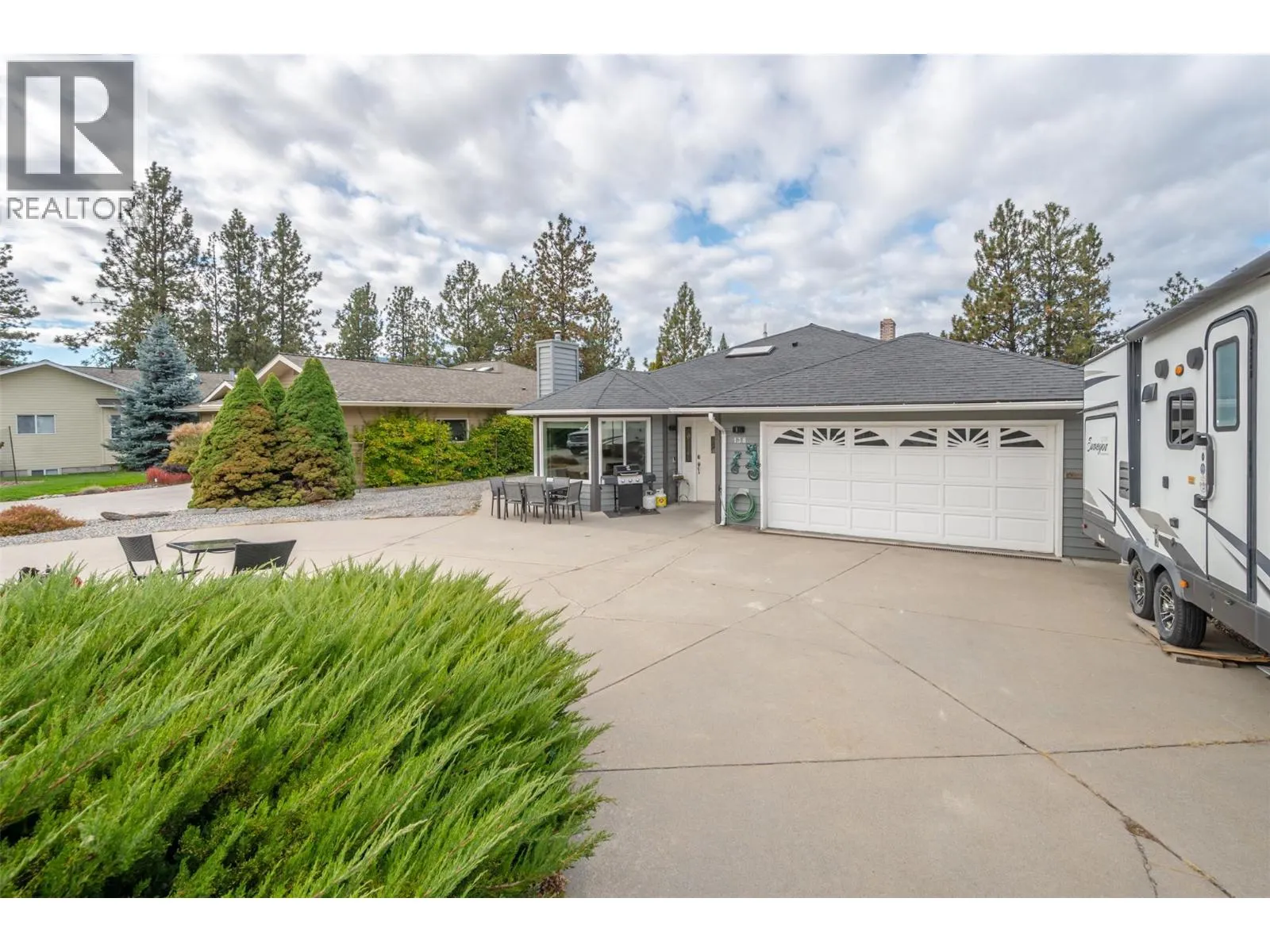 138 Evergreen Crescent