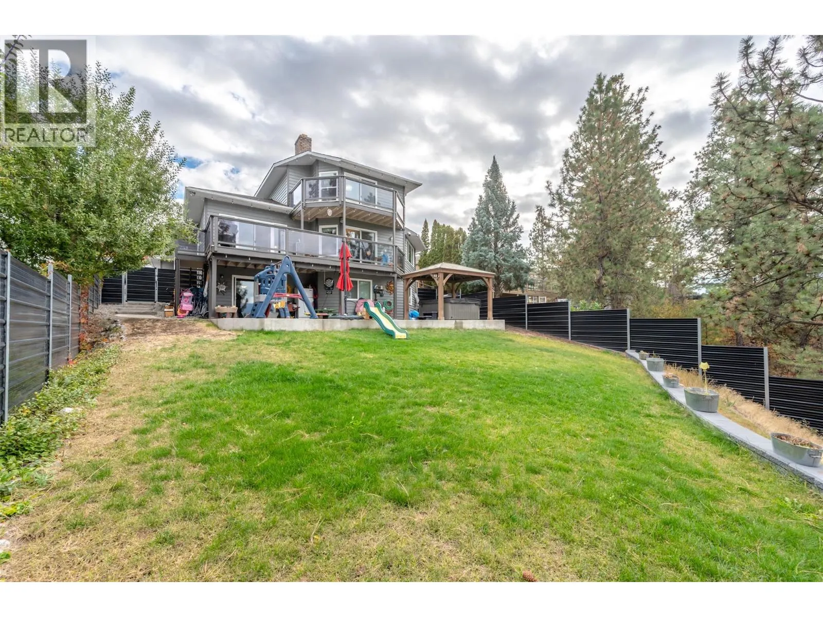 138 Evergreen Crescent