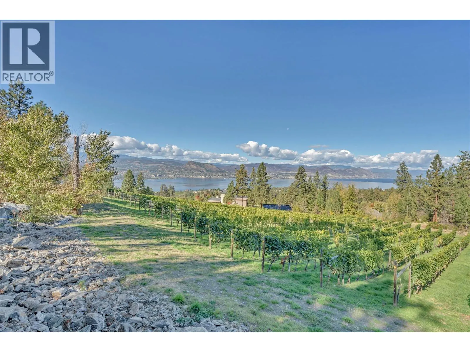 2864 Arawana Road