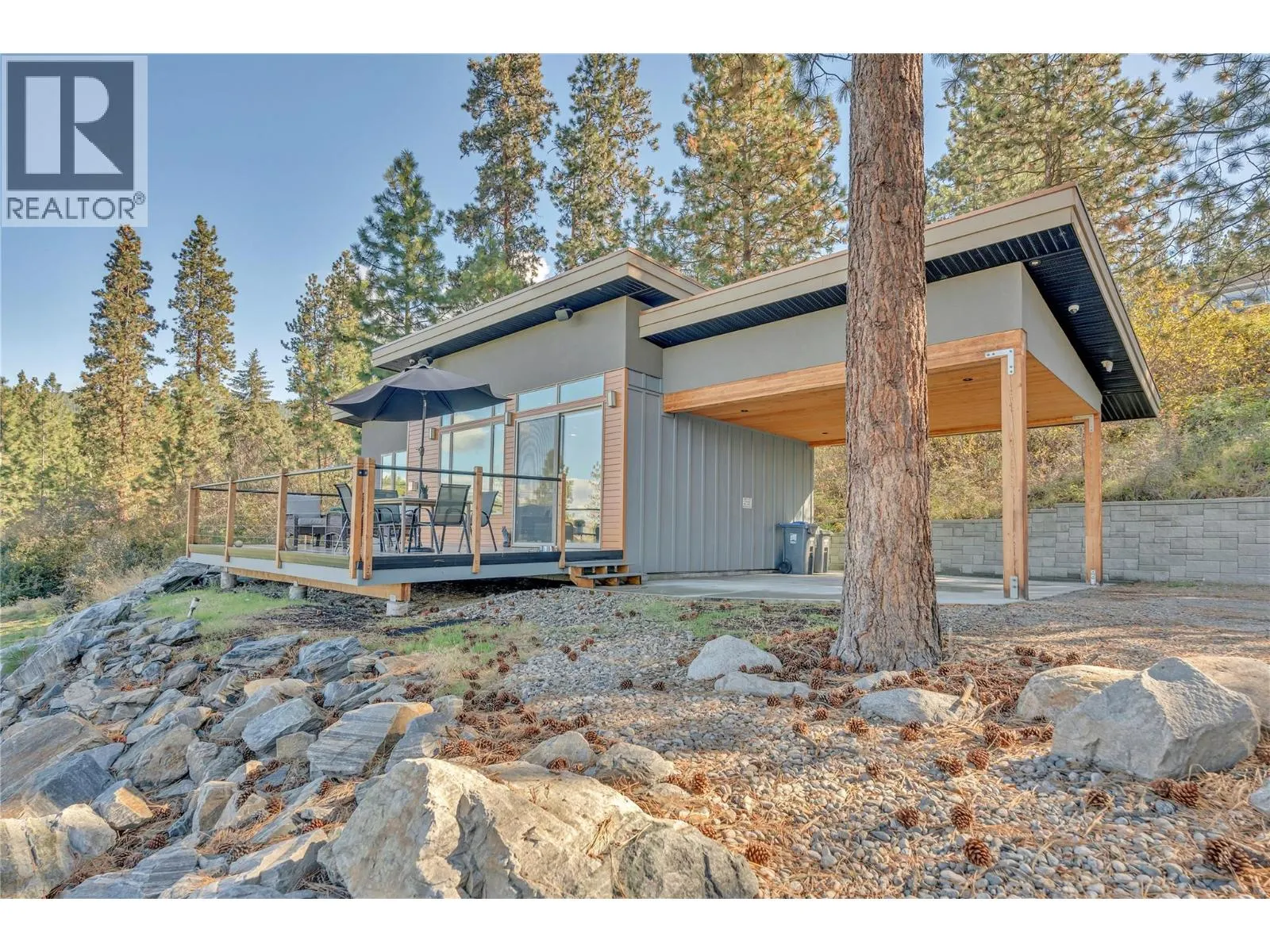 2864 Arawana Road