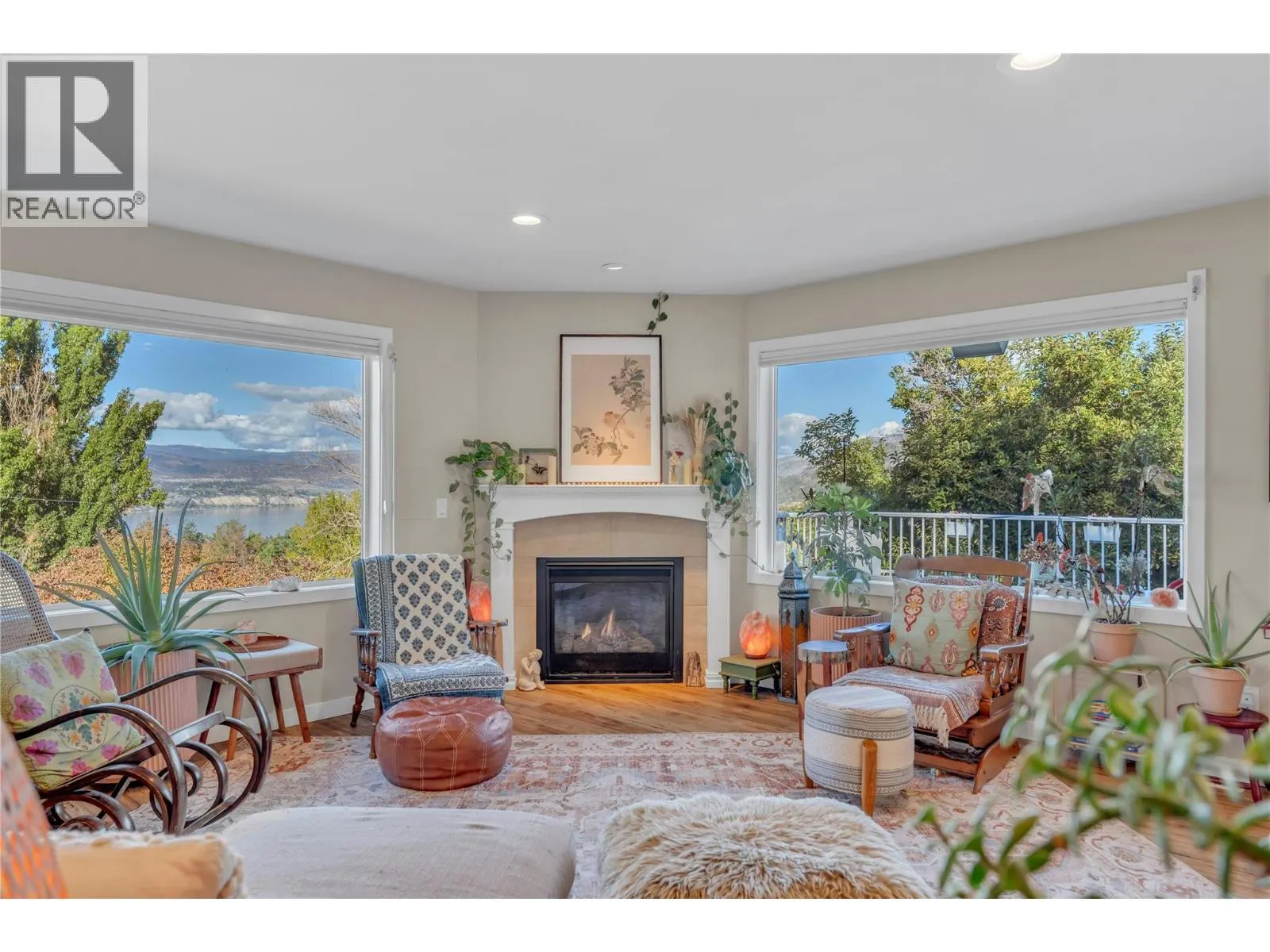 2864 Arawana Road