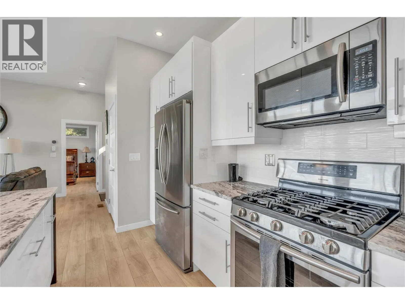 2864 Arawana Road