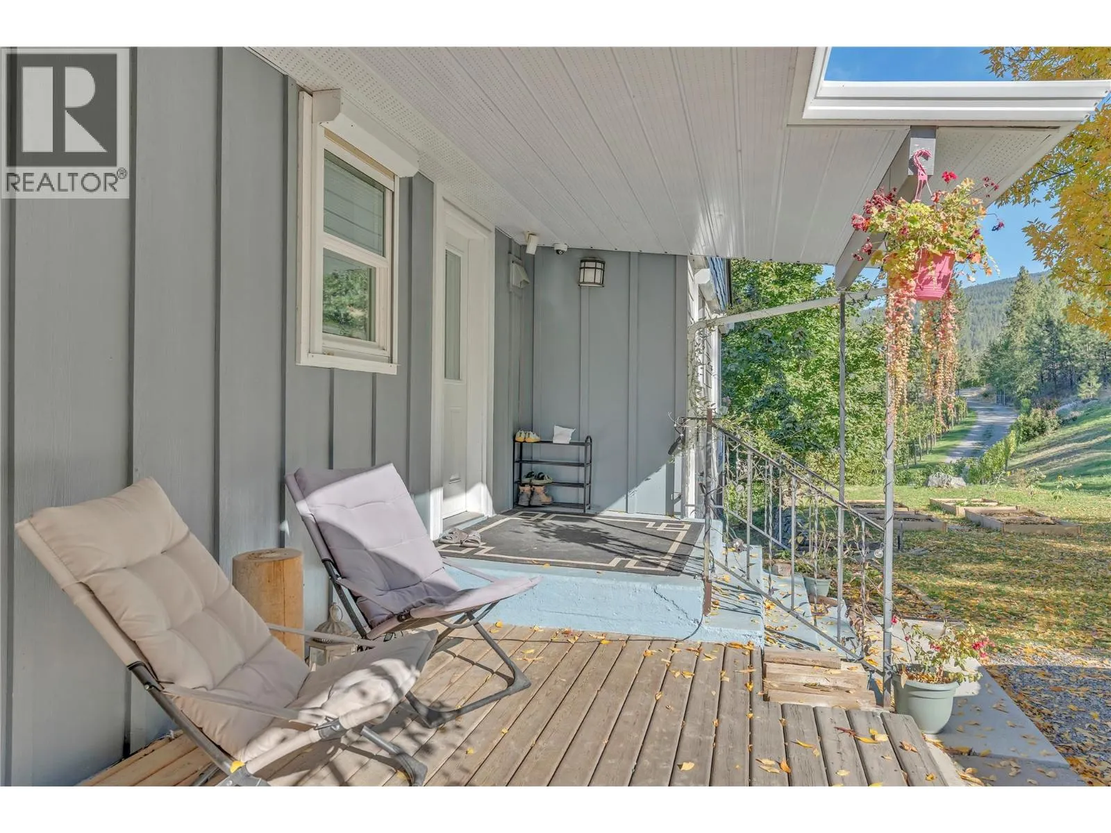 2864 Arawana Road
