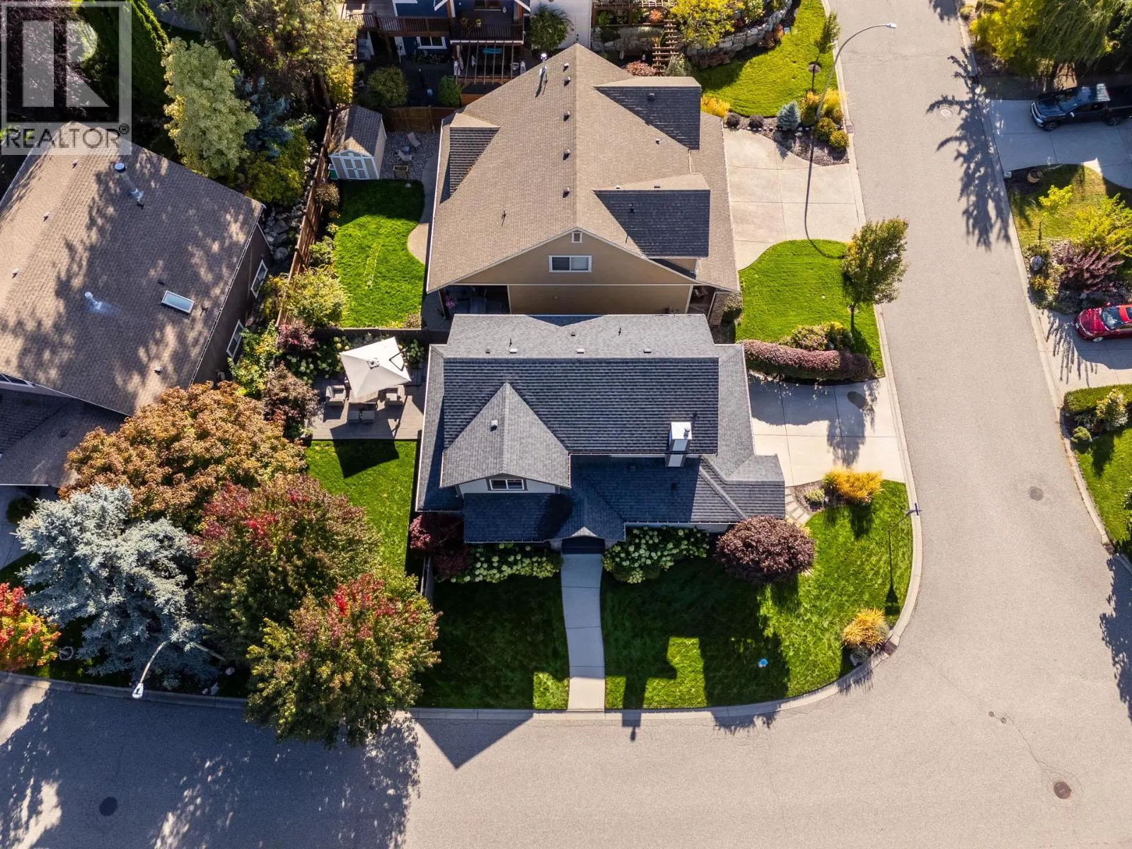 905 Paret Crescent