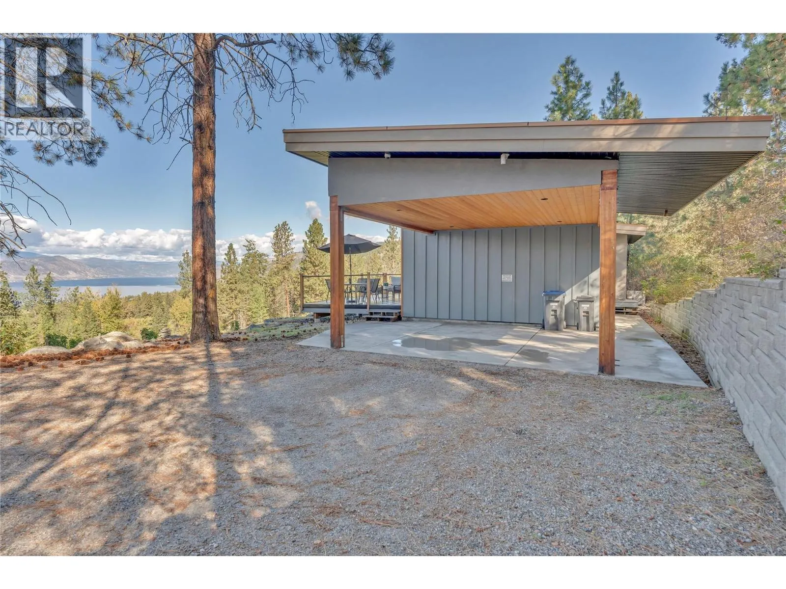 2864 Arawana Road