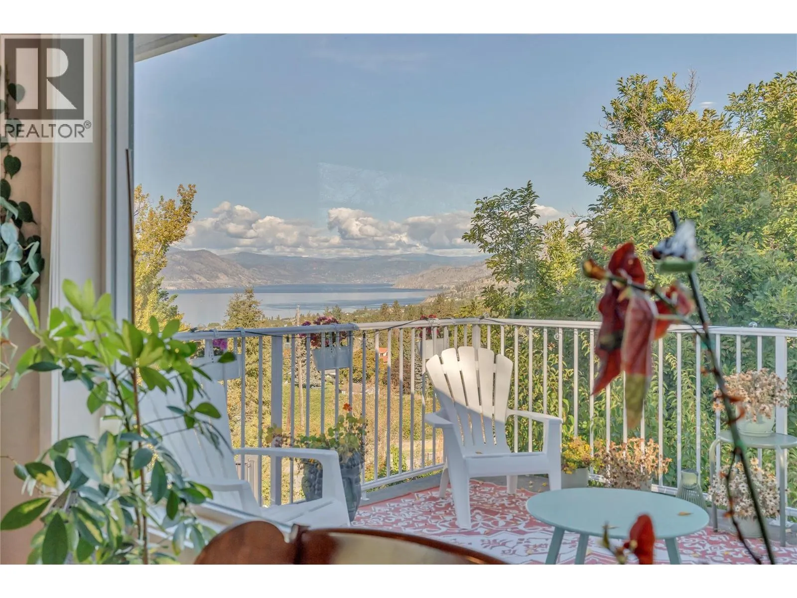 2864 Arawana Road