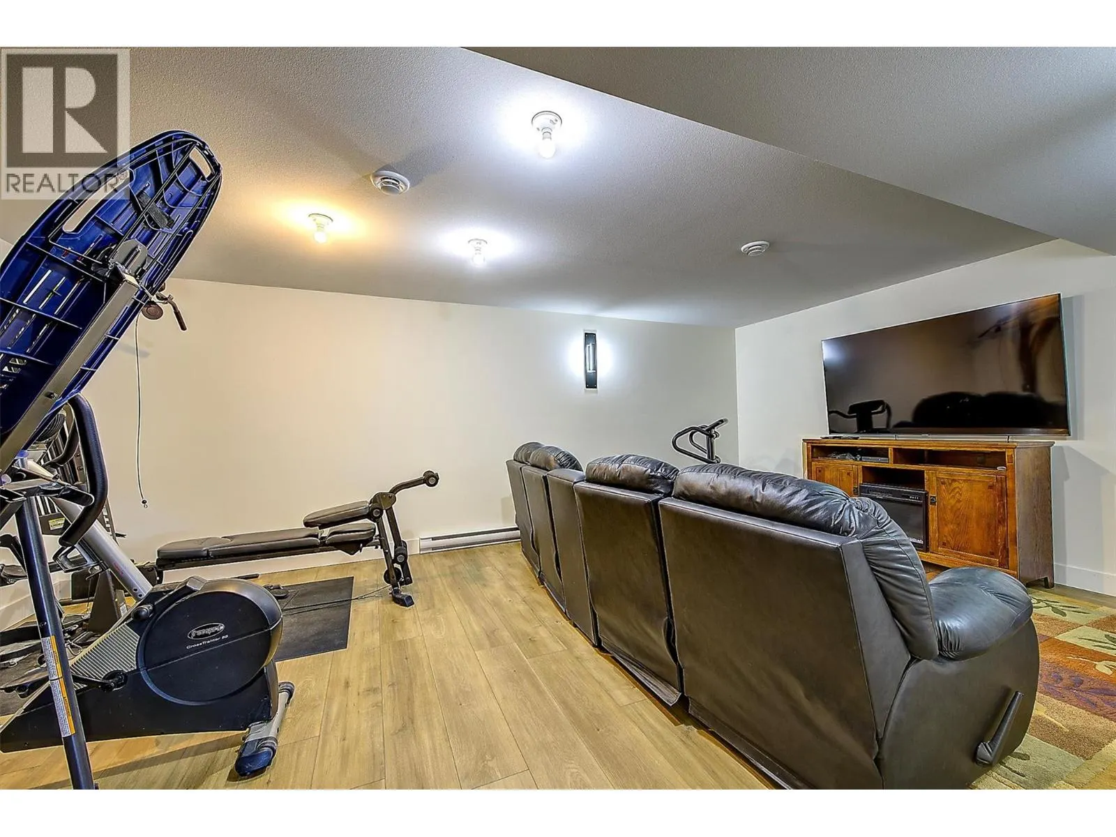 2064 Ryegrass Road