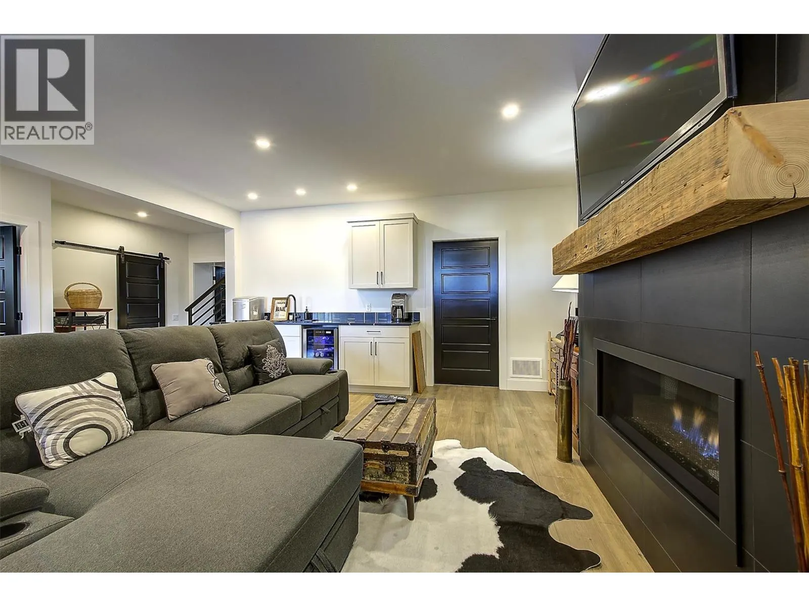 2064 Ryegrass Road