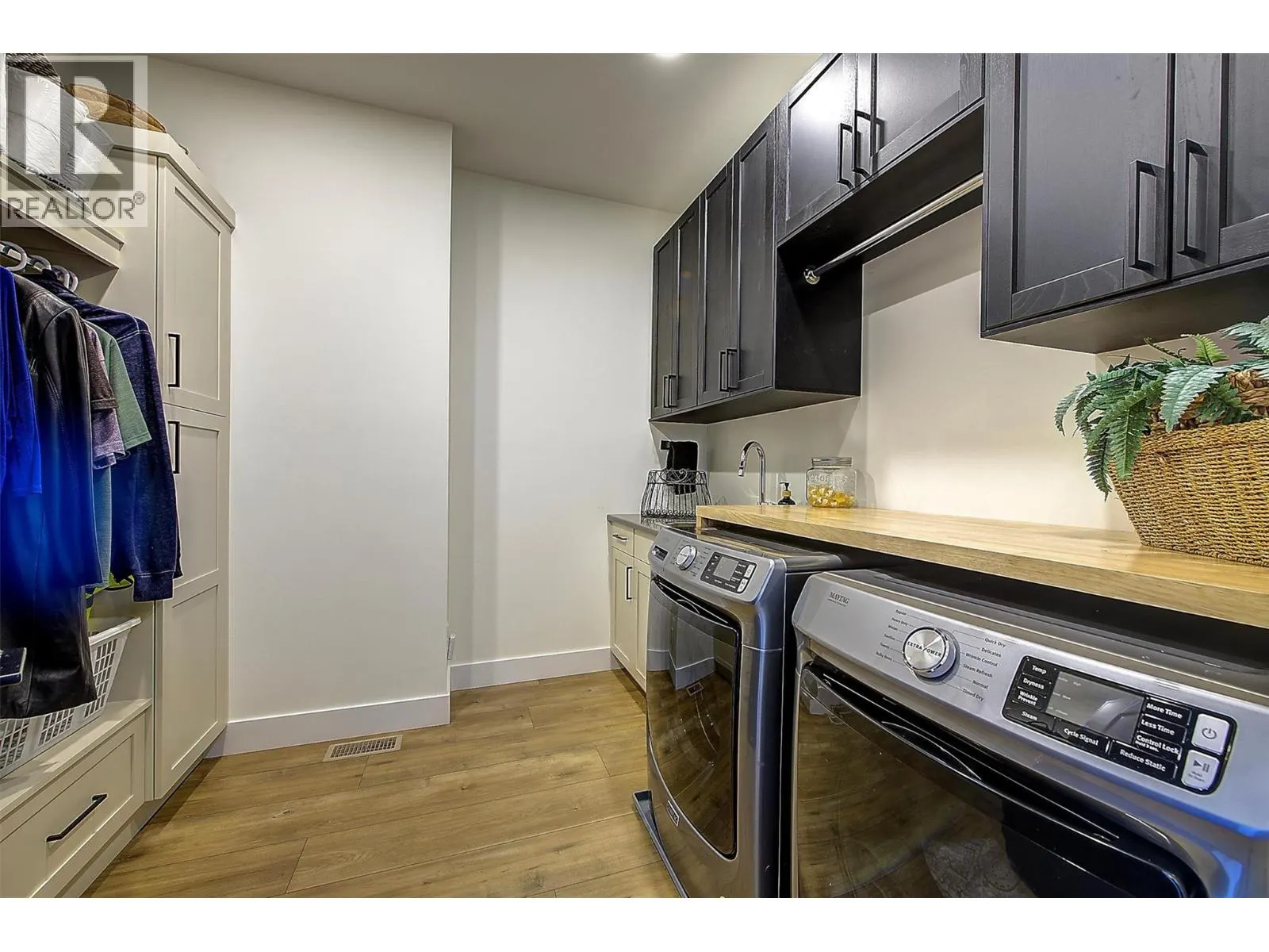2064 Ryegrass Road
