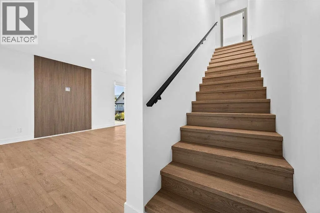 1506 39A Avenue Unit# 1