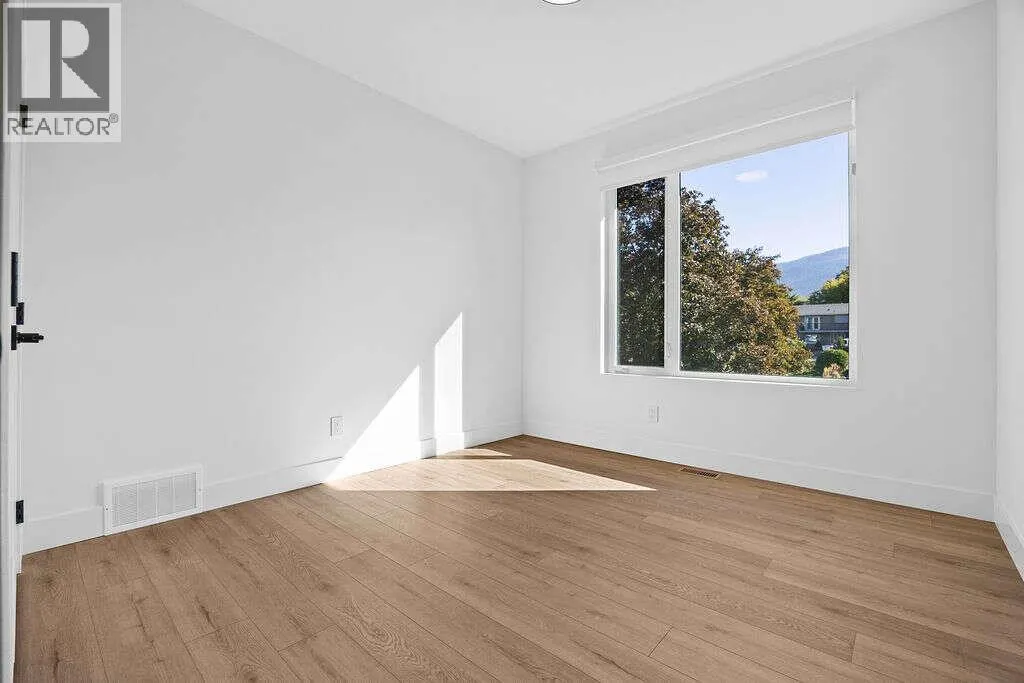 1506 39A Avenue Unit# 1