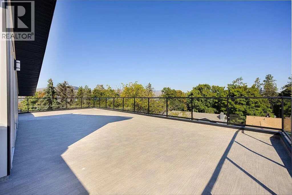 1506 39A Avenue Unit# 1
