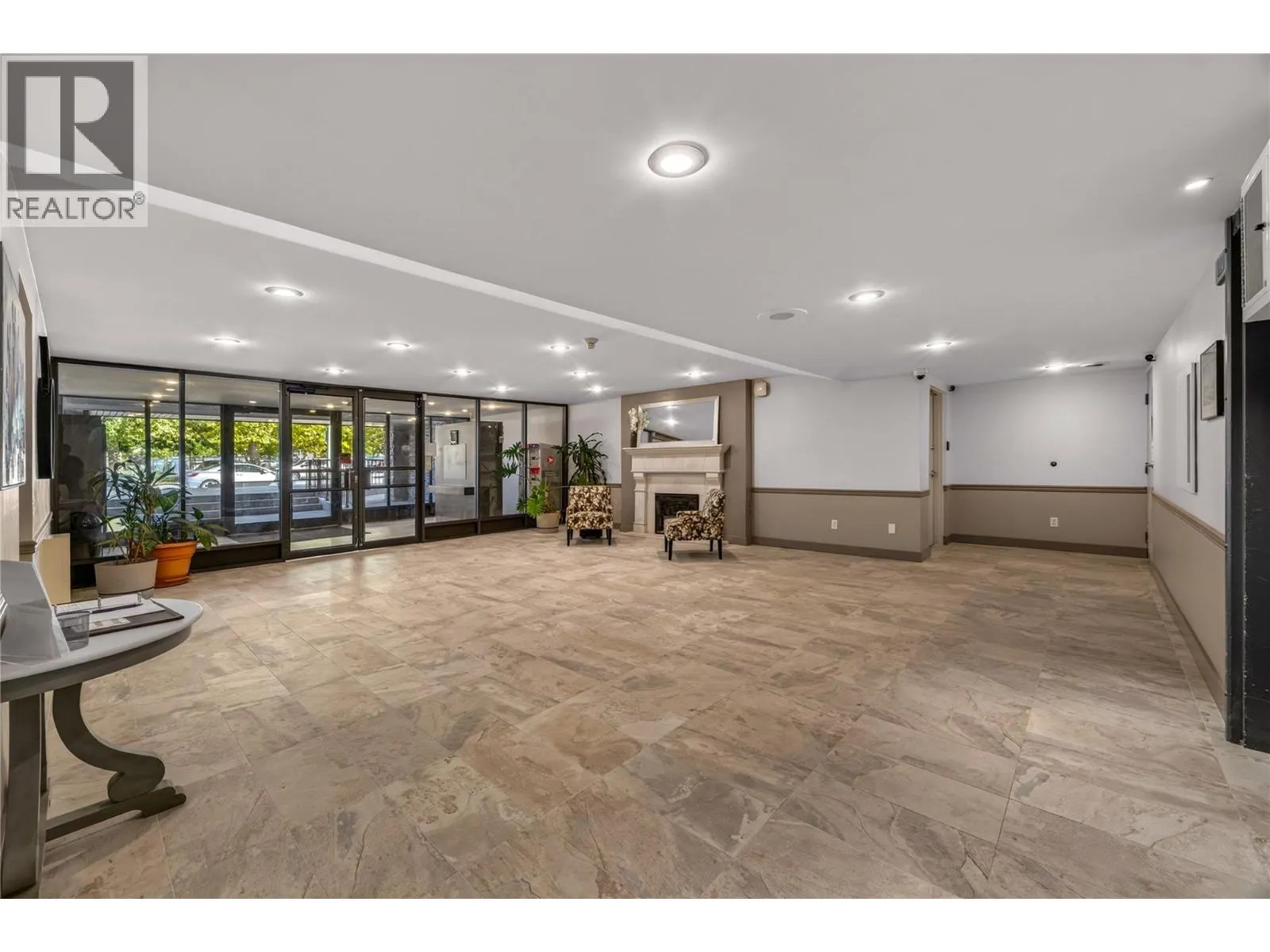 737 Leon Avenue Unit# 1007