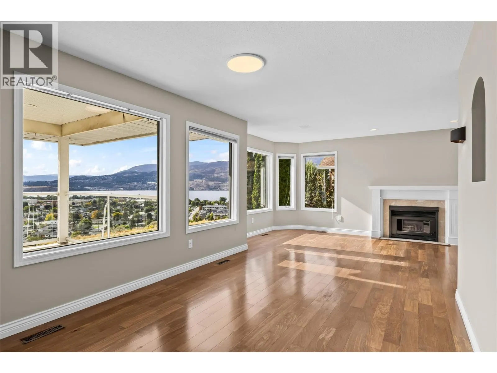 657 Royal View Drive