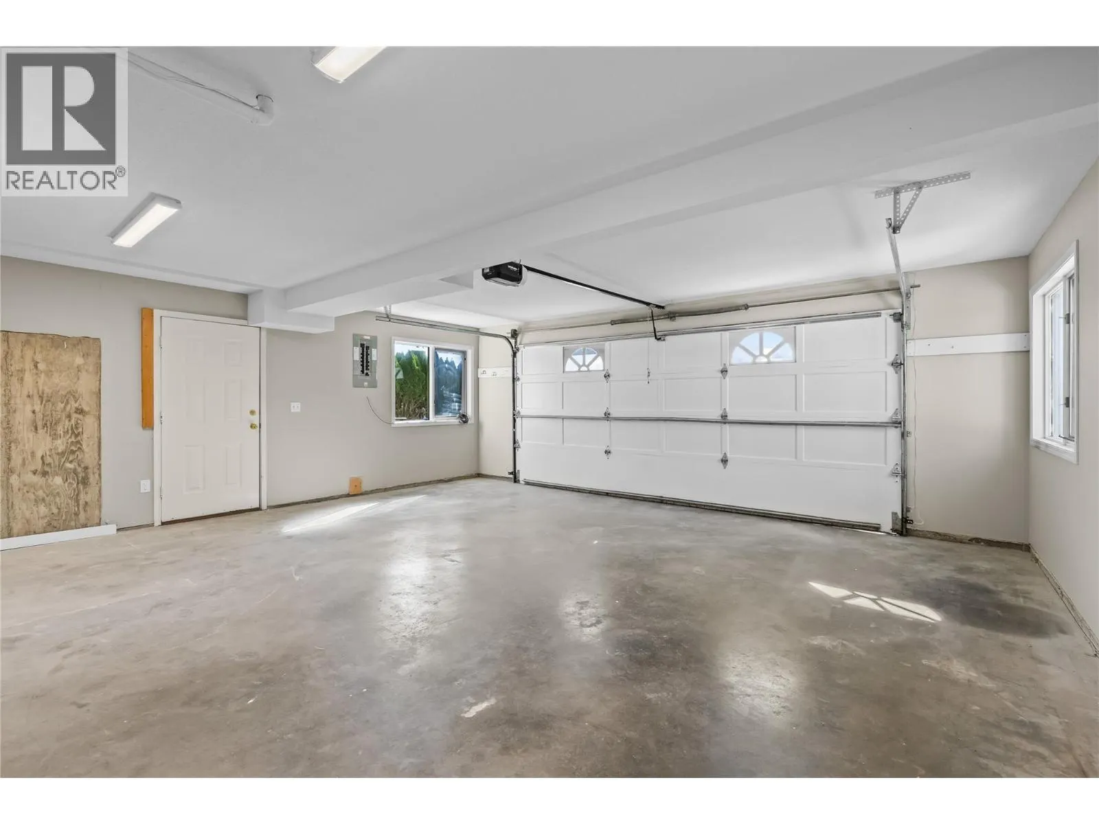 657 Royal View Drive