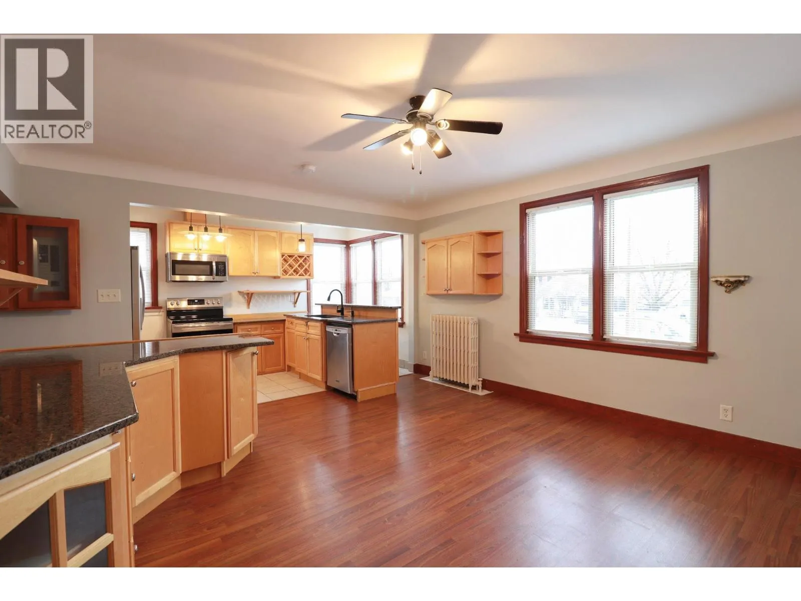 156 Nanaimo Avenue E