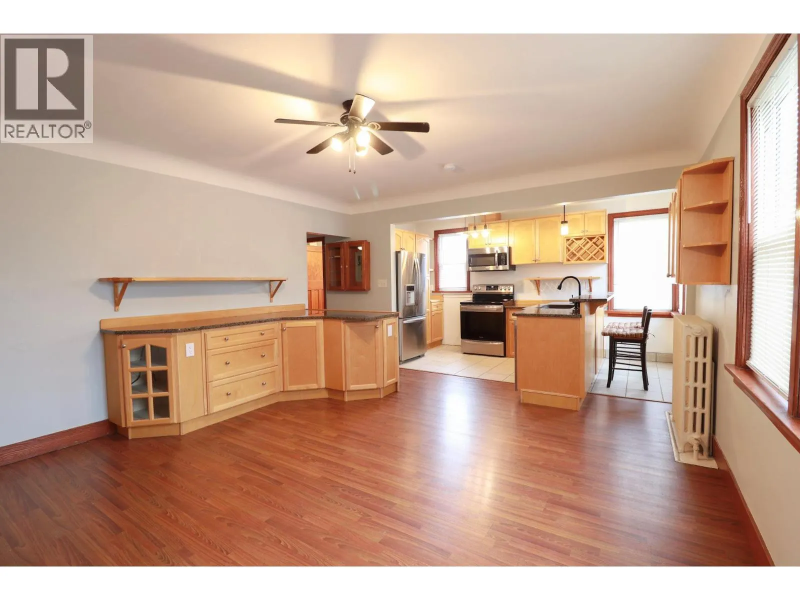 156 Nanaimo Avenue E
