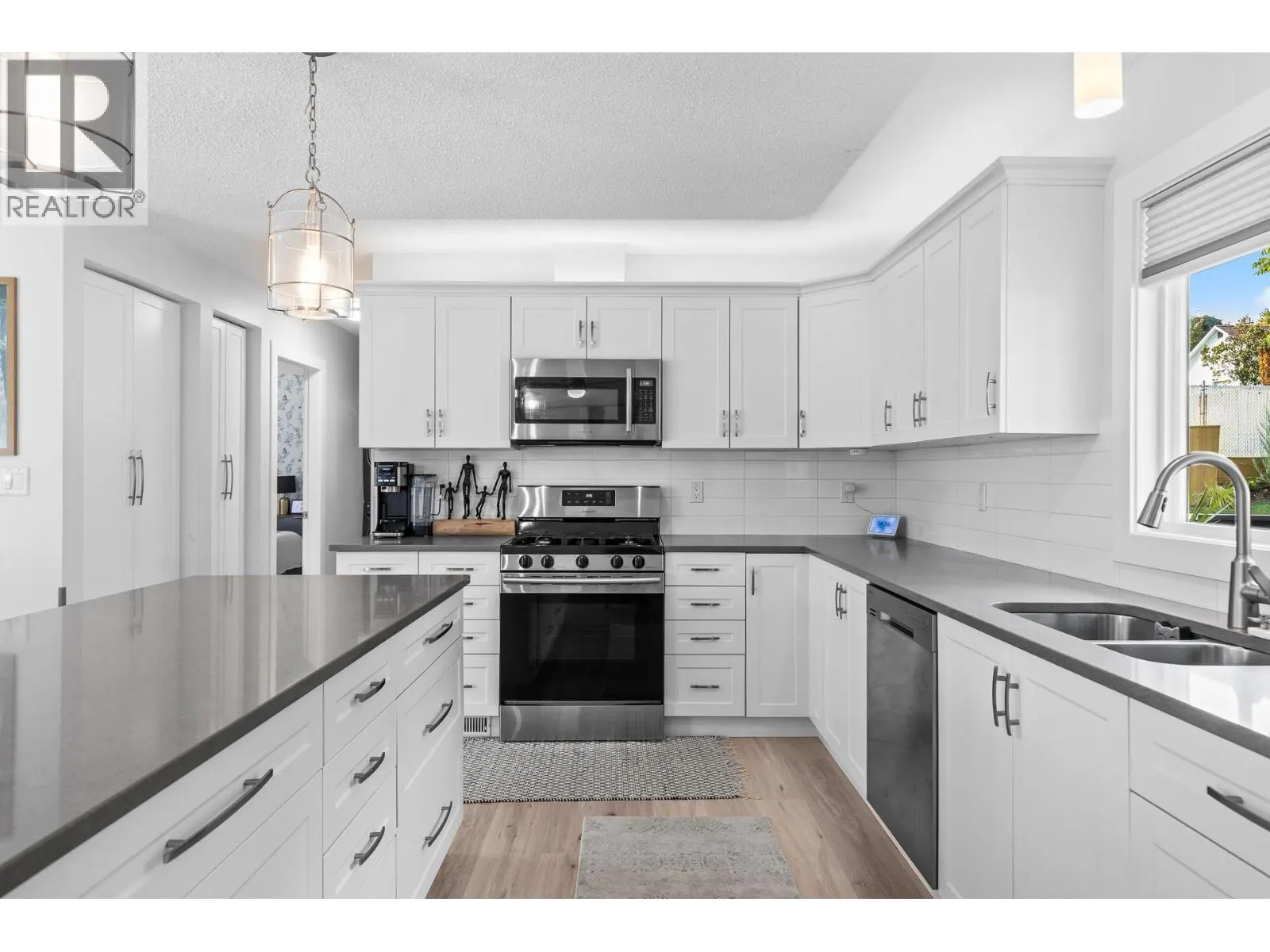 1866 Large Avenue