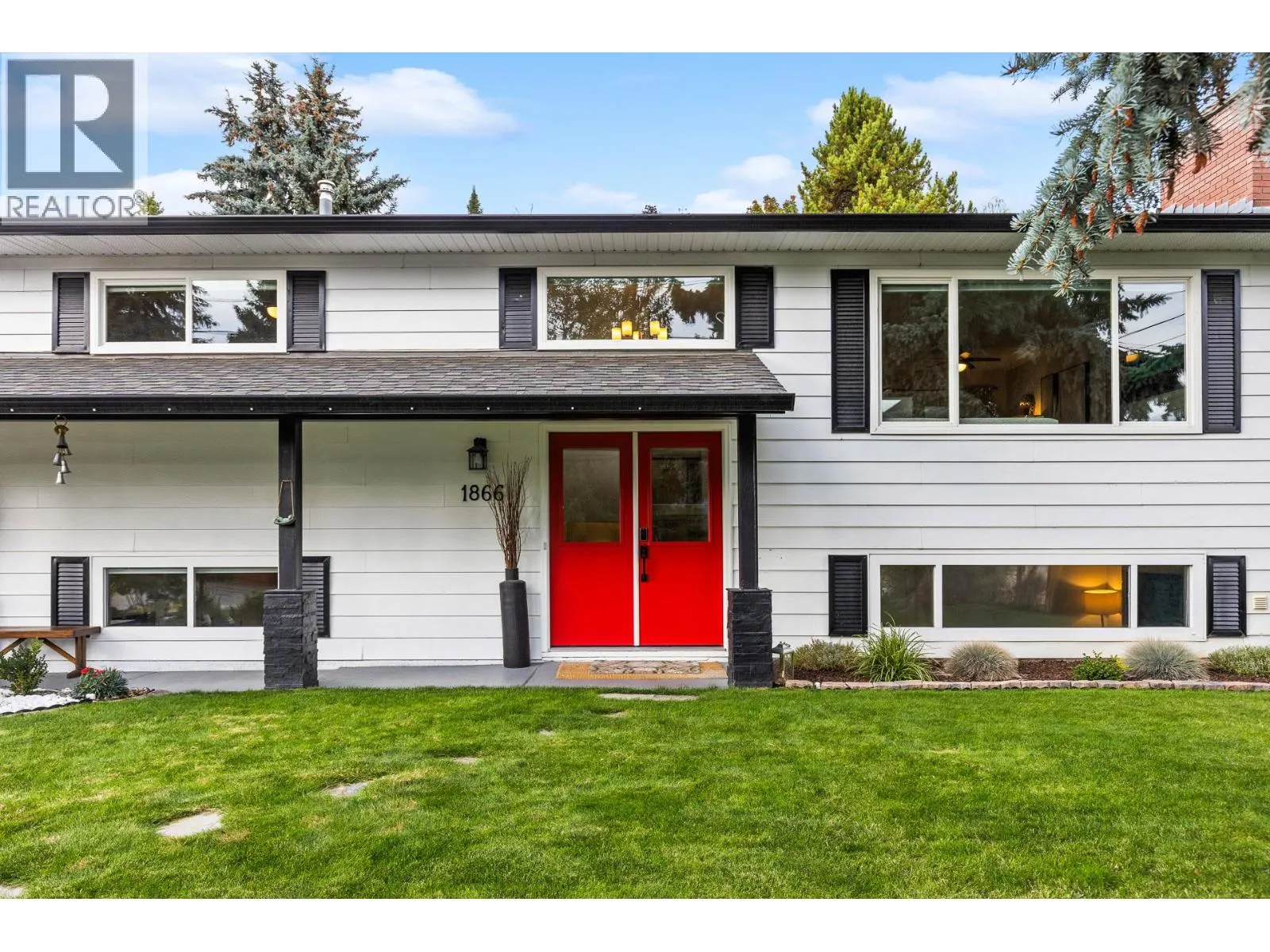 1866 Large Avenue