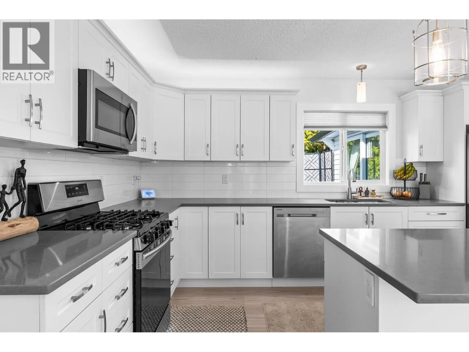1866 Large Avenue