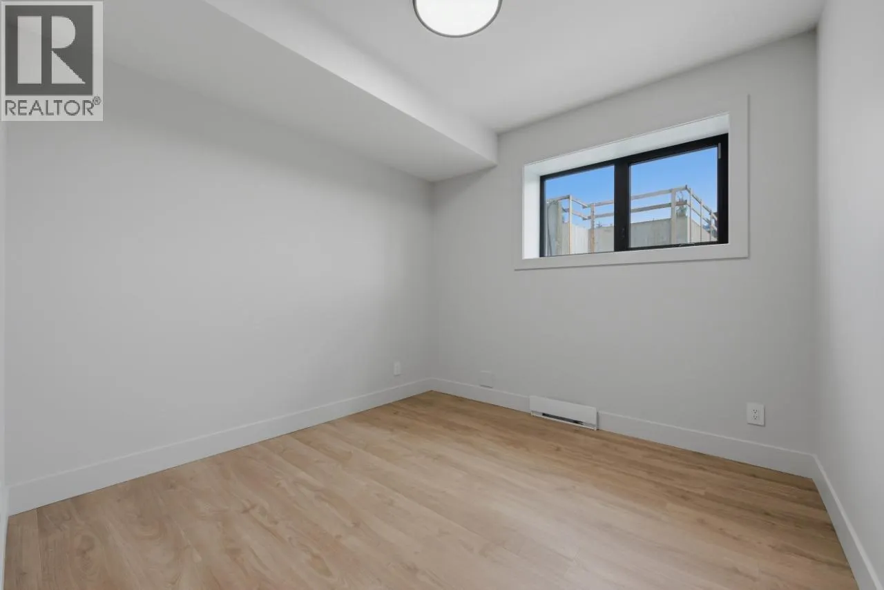 749 Carleton Street