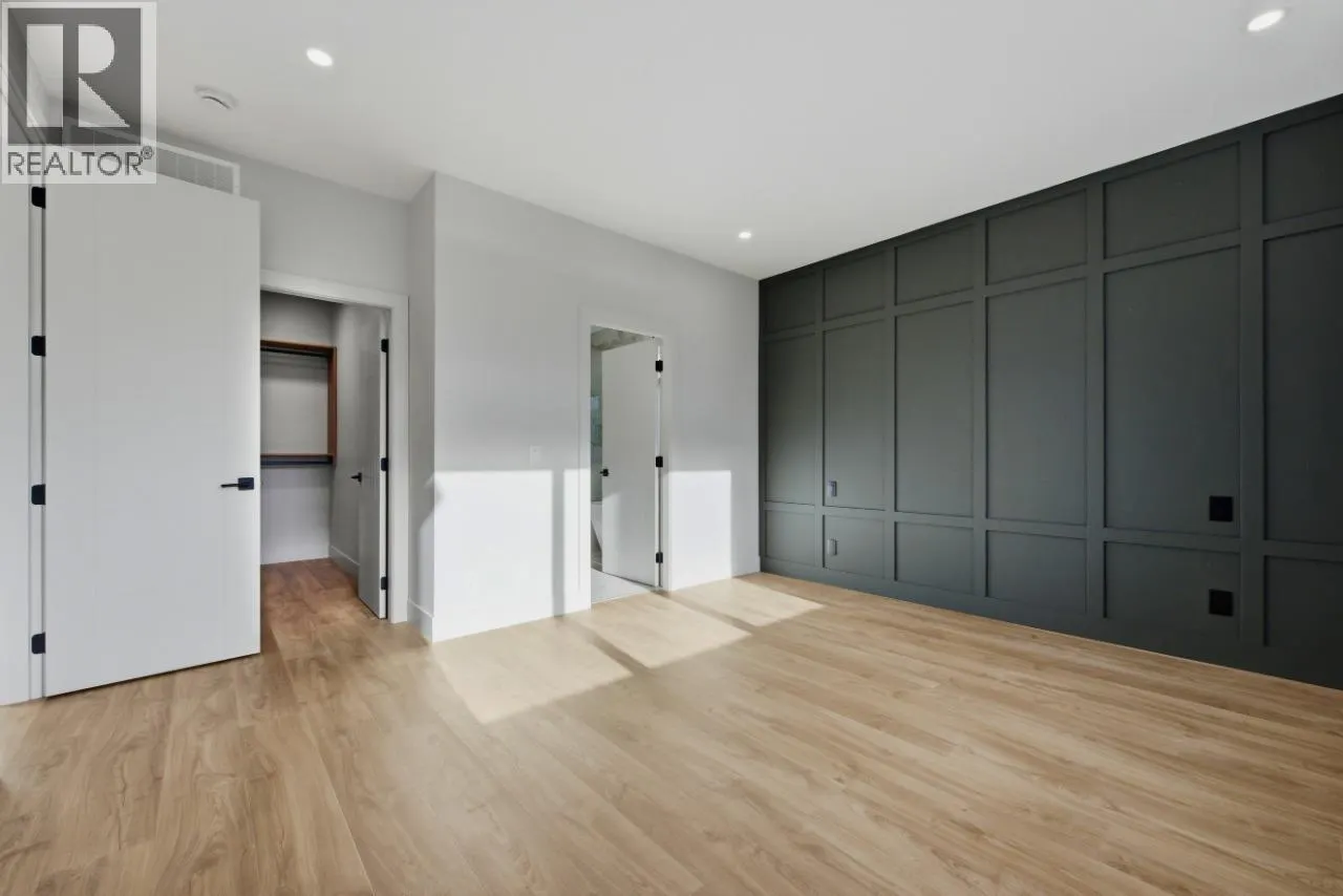 749 Carleton Street