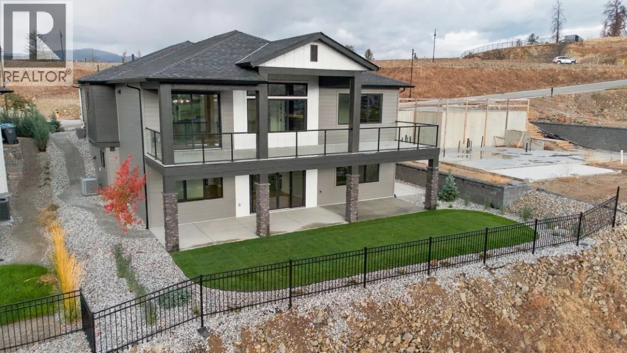 749 Carleton Street