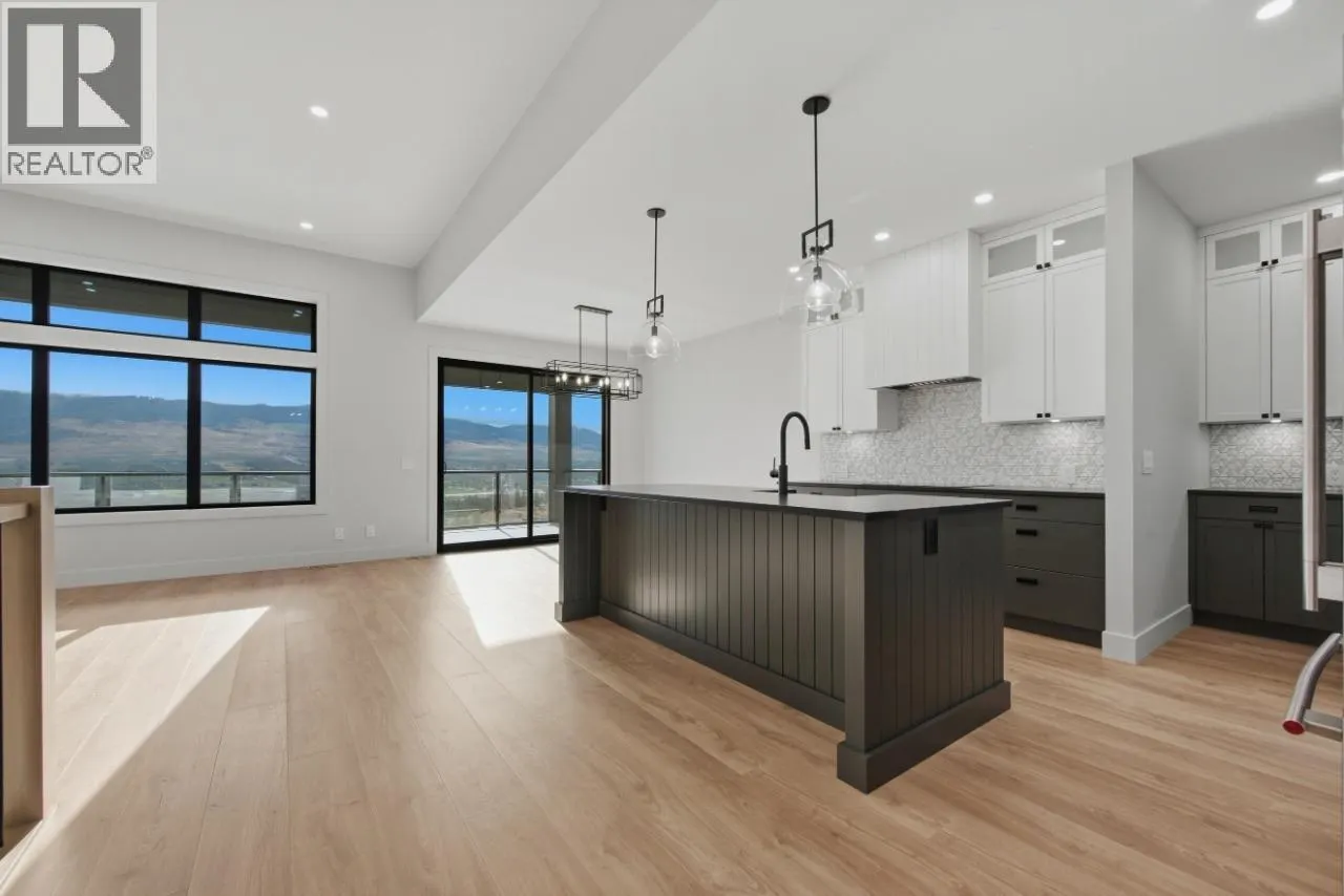 749 Carleton Street