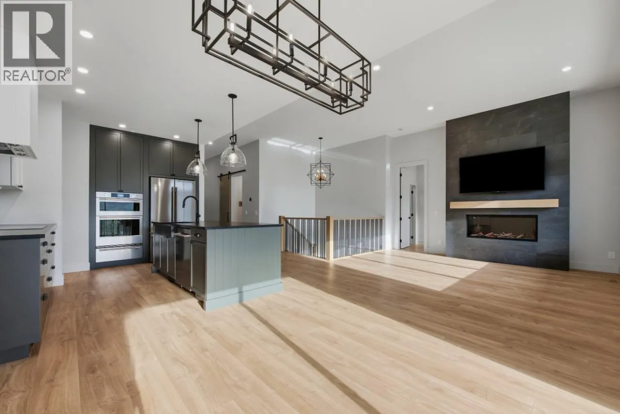 749 Carleton Street