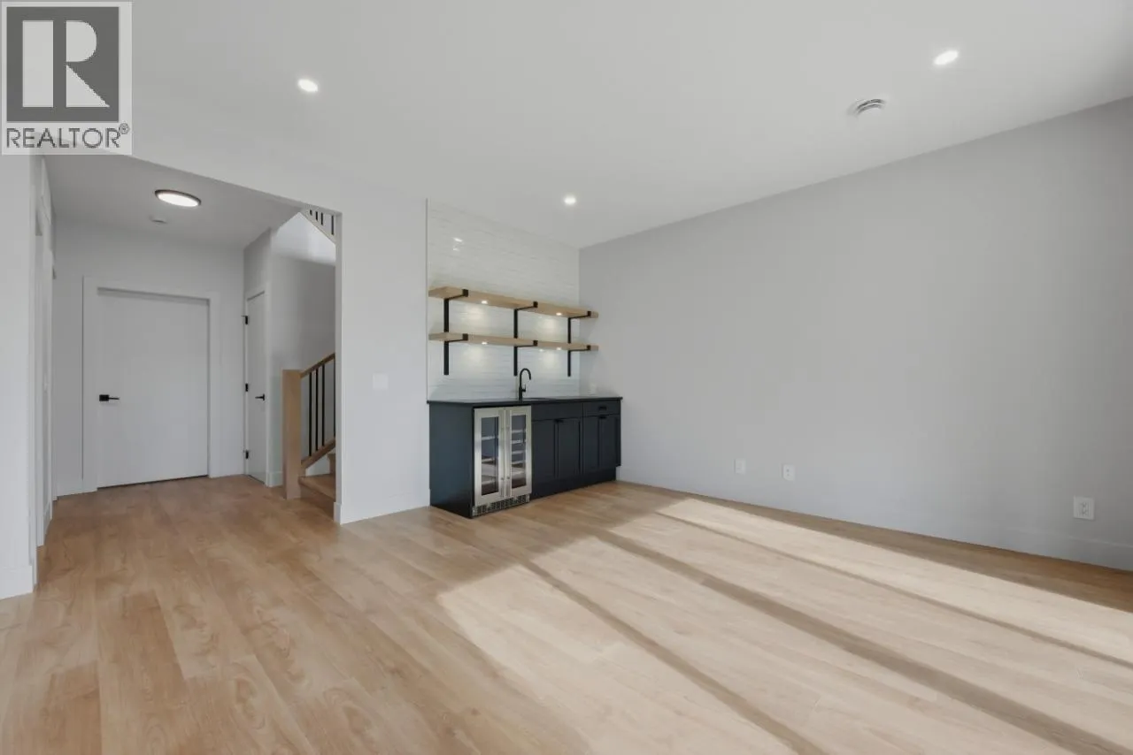 749 Carleton Street