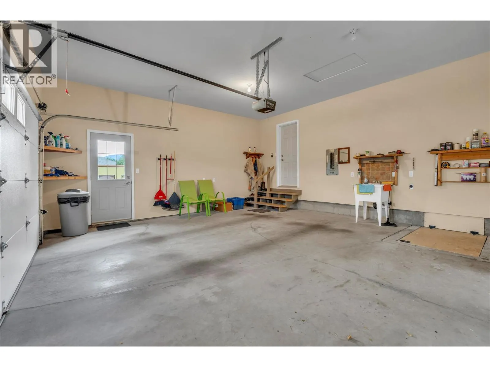440 Ridge Place