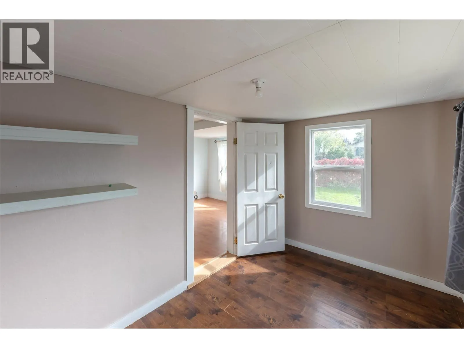5814 Main Street