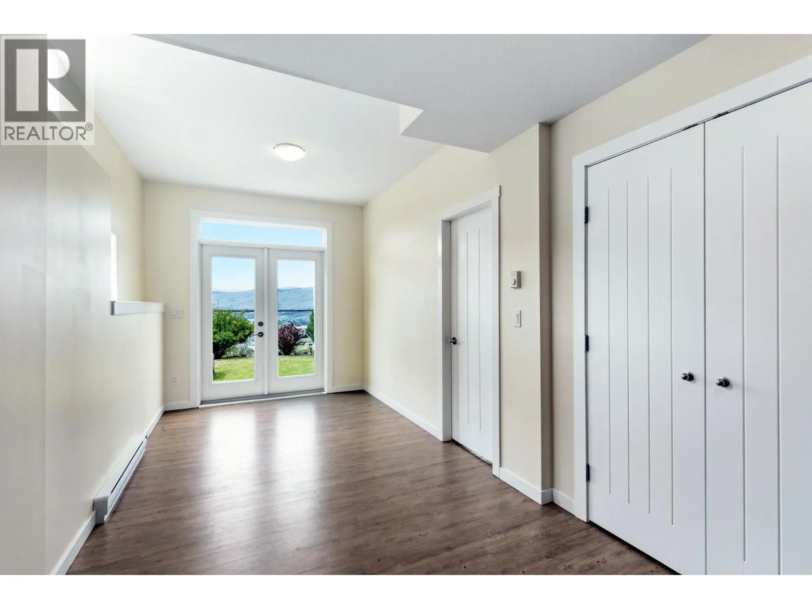 989 Mt Ida Lane