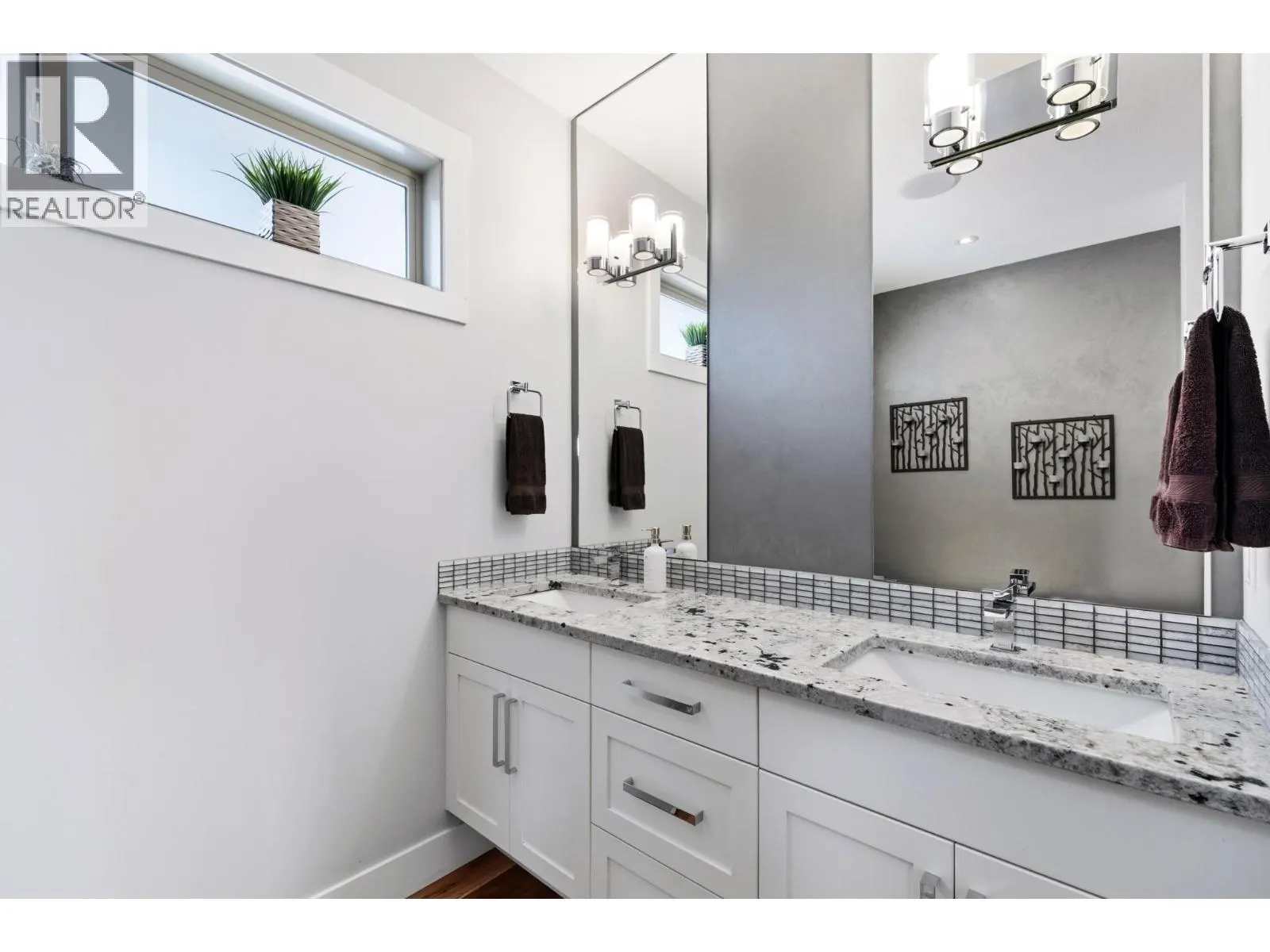 989 Mt Ida Lane