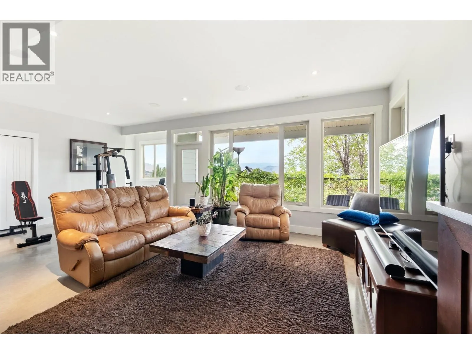 989 Mt Ida Lane