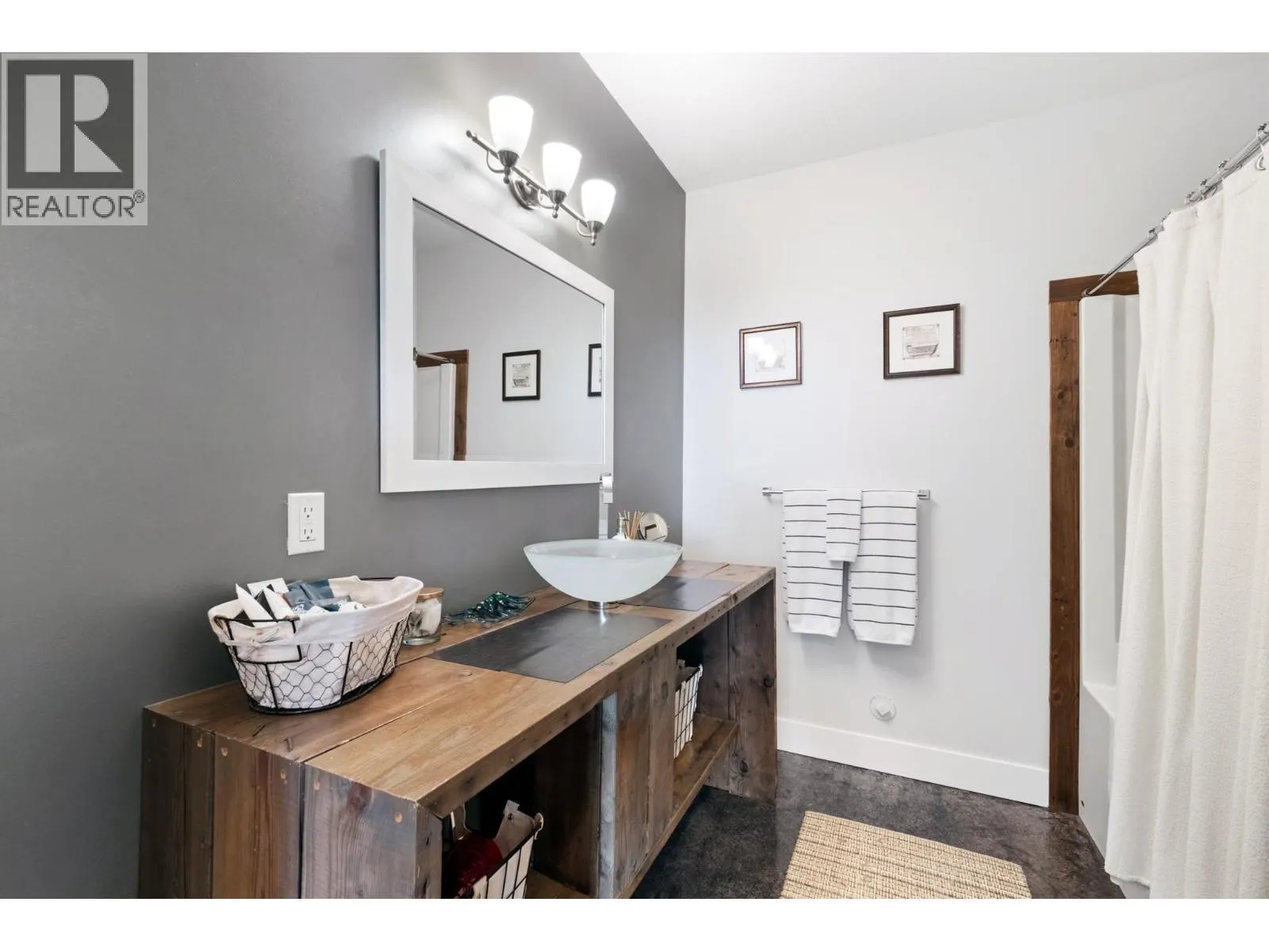 989 Mt Ida Lane