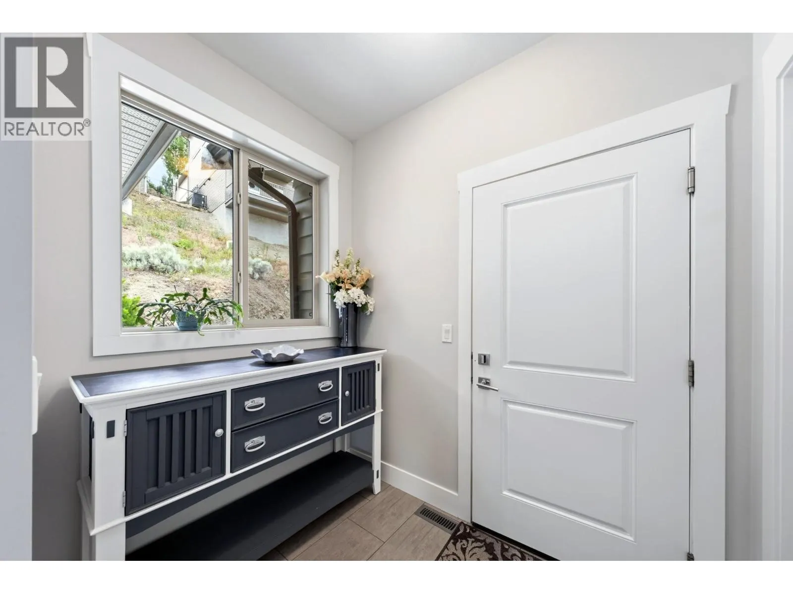 989 Mt Ida Lane