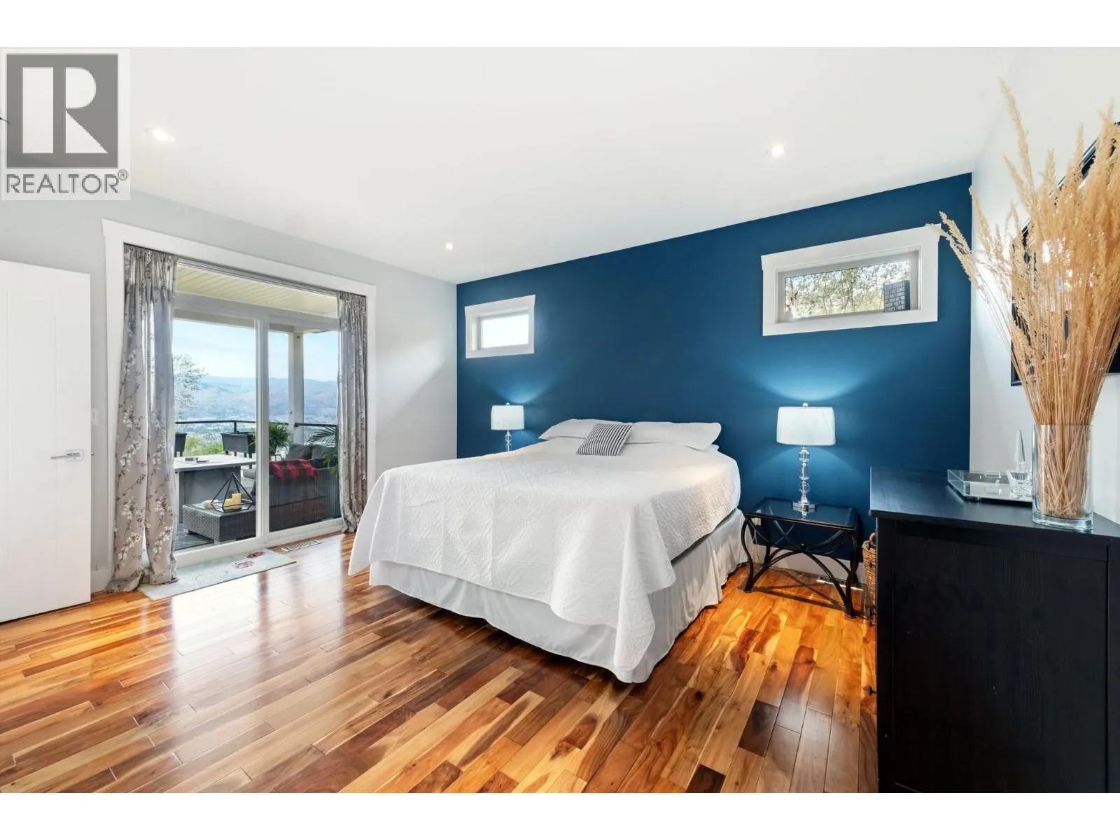 989 Mt Ida Lane