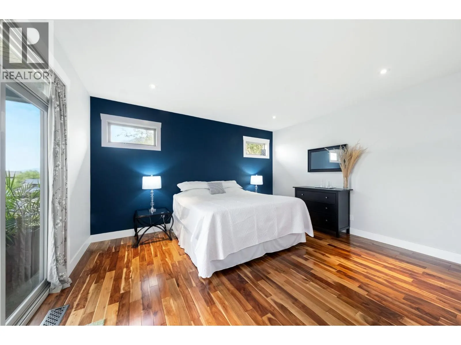 989 Mt Ida Lane