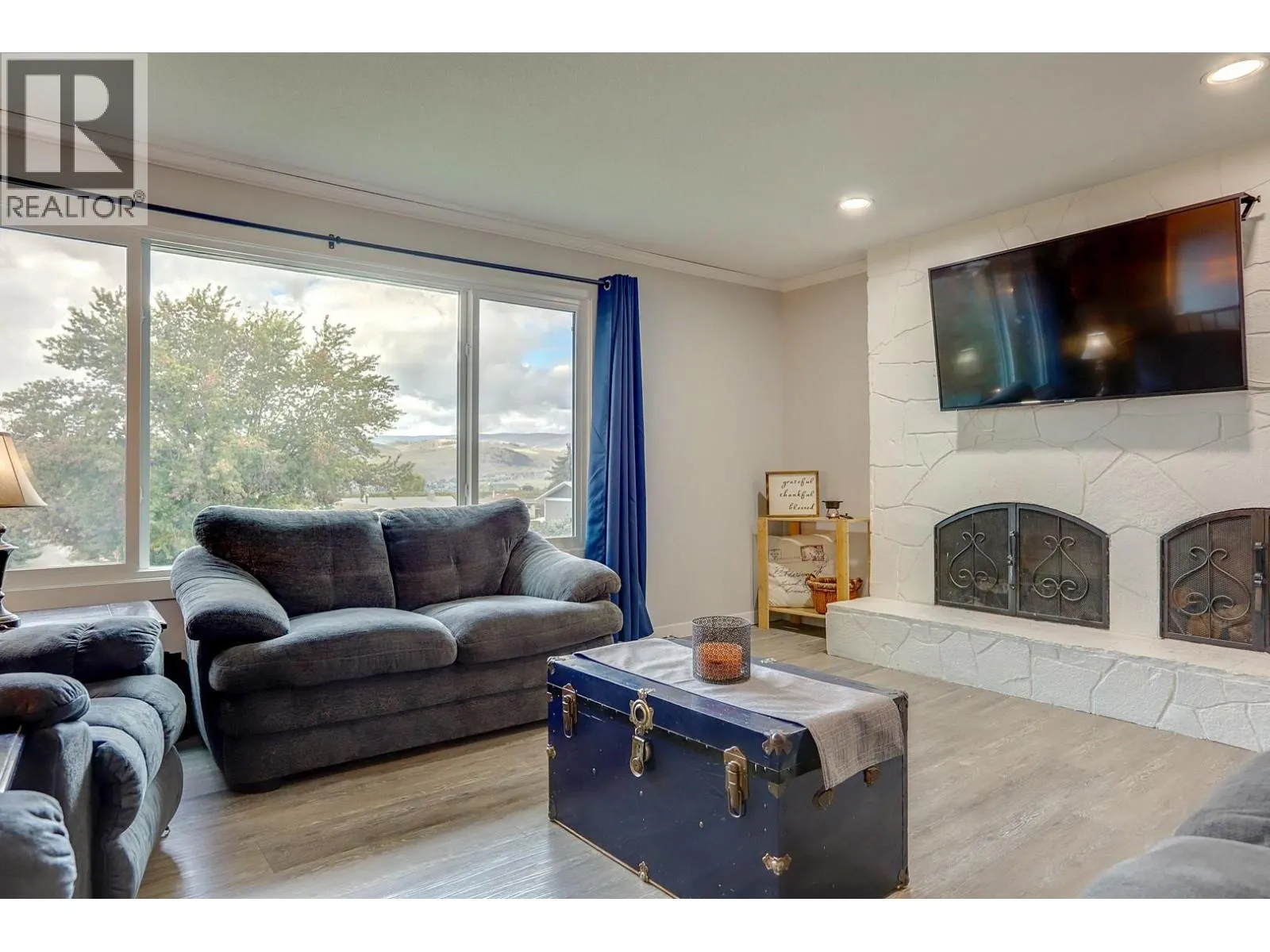5723 Richards Crescent