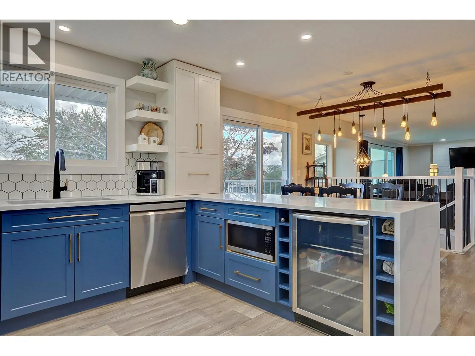 5723 Richards Crescent